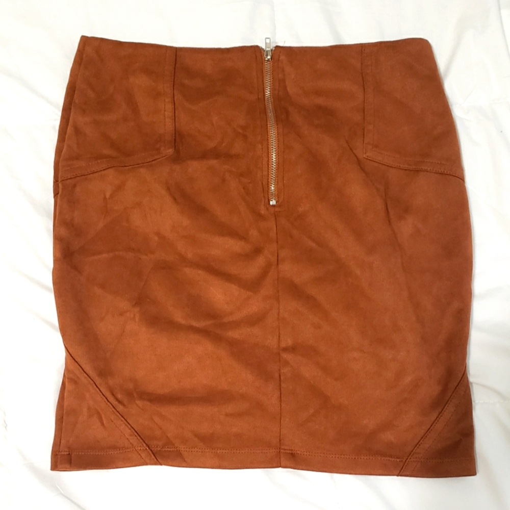 Skirt - Picture 2 of 2